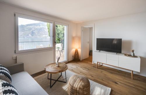 Leissigen Apartment | Bijou Lake Side Sauna - Panorama-Terrasse, Sauna und Seeblick