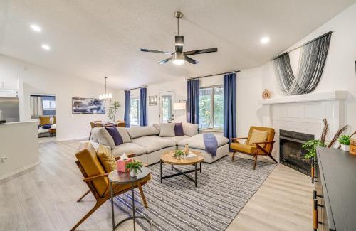 Bella Vista House | Bike, Golf, Swim Modern Bella Vista Home with Deck!