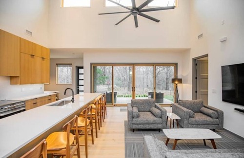 Downtown House | Bike House 1 - Hot Tub and Sauna - Downtown - Direct Access to MTB Trail