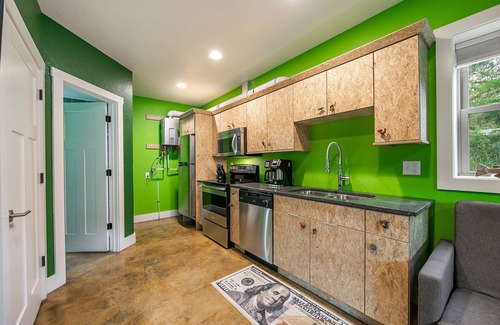 Brevard Apartment | Bike Studio Apartment Near Everything!