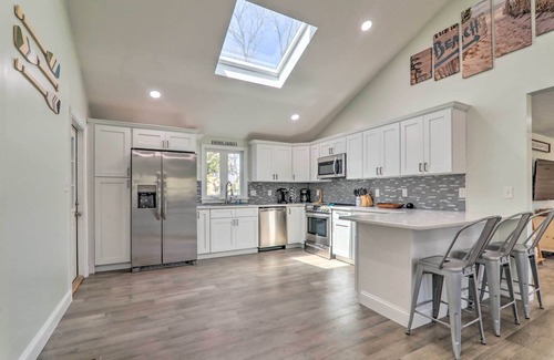 Centerville House | Bike to Beach: Centerville Home w/Deck!