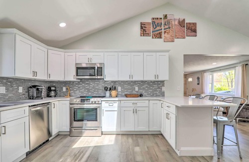 Centerville House | Bike to Beach: Centerville Home w/Deck!