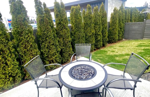 Coeur d'Alene House | Bike, walk, shop, swim and more! Minutes away from everything CDA has to offer!