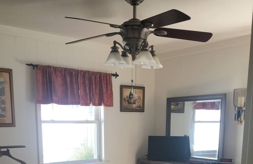 Buckroe Beach House | Bikini Bottom, 2 blocks from the bay. Family cottage, couples hideaway