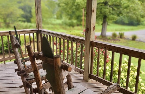 Mountain View Cabin | Billie’s Bunkhouse~Quiet location close to town!