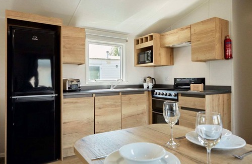 Great Houghton House | Billing Aquadrome Silver 3 Bed Pet Friendly KM151