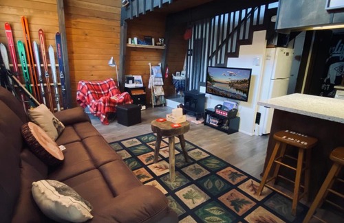 Big Bear City House | Bills Big Bear Bunkhouse - Beautiful home within a short drive to all Big Bear has to offer!