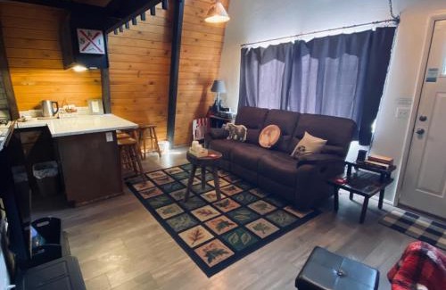 Big Bear City House | Bills Big Bear Bunkhouse - Beautiful home within a short drive to all Big Bear has to offer!