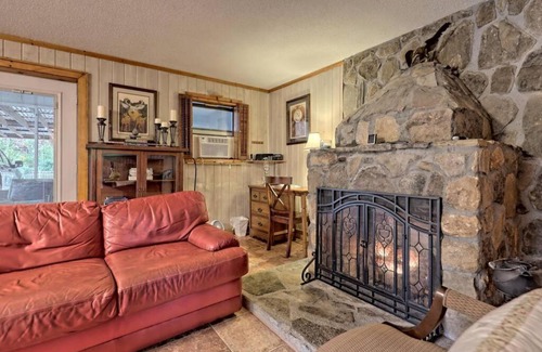 Clayton House | Bills Bungalow on Lake Burton with Top Dock and Patio