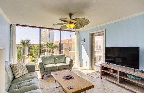 Biloxi Apartment | Biloxi Condo with Pool Access - Steps to Beach!