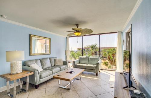 Biloxi Apartment | Biloxi Condo with Pool Access - Steps to Beach!