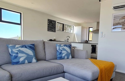 Castlepoint House | Biltonnz Bach