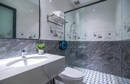 Tan Thuan Dong Hotel | Bin Bin Hotel 14 Near Vstar School D7