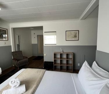 Blenheim Hotel | Bings Motel