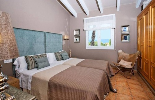 Binibequer Vell Other | BINI CEL for 6 pax Heated Pool on request