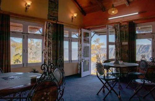 Binsar Apartment | Binsar View Boutique Room l Mountain Hideout