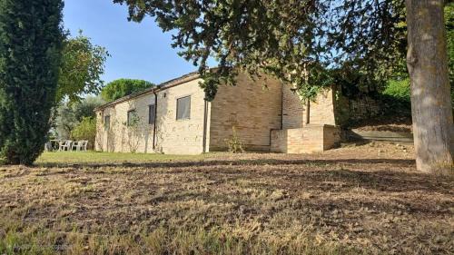 Falerone Bed & Breakfast | Bio at Us