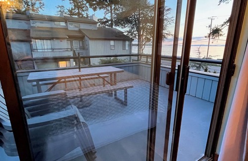 Birch Bay Condo | Birch Bay Beach Condo-Beautiful views with 2 patios!