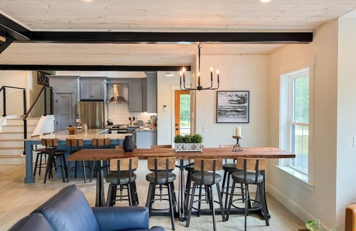 North Conway House | Birch Haus | New Luxury Home w/Views & Hot Tub