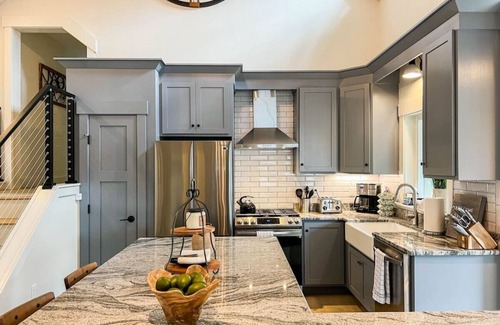 North Conway House | Birch Haus | New Luxury Home w/Views & Hot Tub
