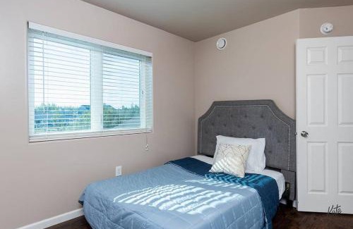 Fairbanks House | BirchHill retreat Getaway Great Location !