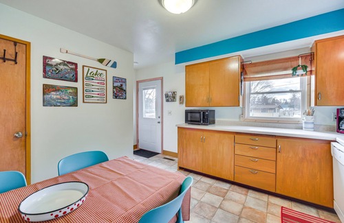 Mikana Cottage | Birchwood Cottage with Red Cedar Lake Access!