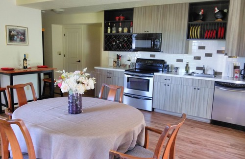 Woodland Apartment | Bird Lover’s Paradise