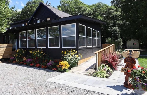 Minden Hills House | Bird's Nest Retreat: Haliburton Haven