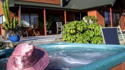 Charleston Cabin | Birds Ferry Lodge Luxury B&B