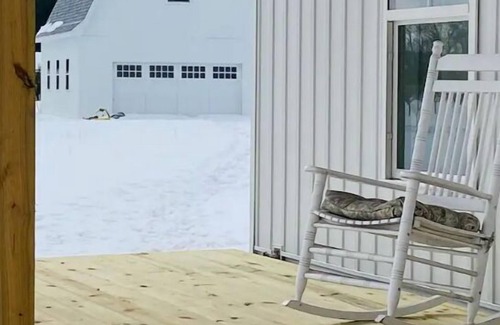 Suttons Bay Apartment | Birds Nest: Farm Stay with orchard views.