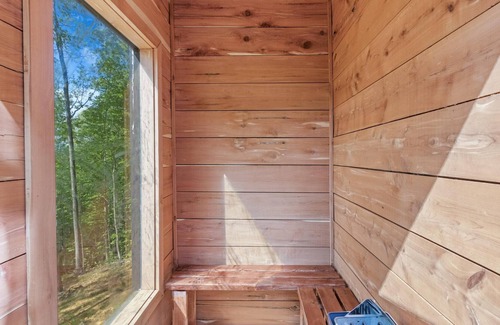 Lupton City Cabin | Bird’s Nest Spruce Treehouse at Treetop Escapes!