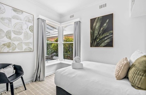 Ocean Grove House | Birdsong Beach Cottage only 200m from beach
