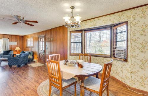 Murphy House | Birdwatching, Board Games and BBQs Cabin in Murphy!