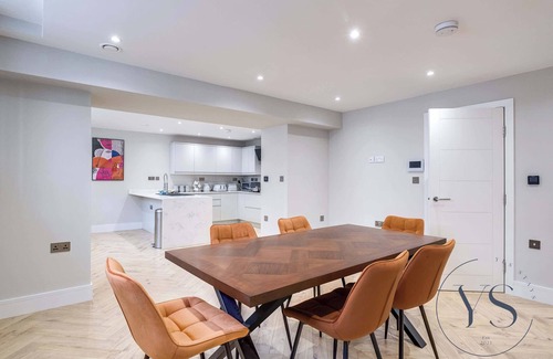 Birmingham City Centre Apartment | Birmingham 4BR Cosy Apartment - Wi-Fi + Games