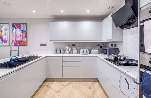 Birmingham City Centre Apartment | Birmingham 4BR Cosy Apartment - Wi-Fi + Games