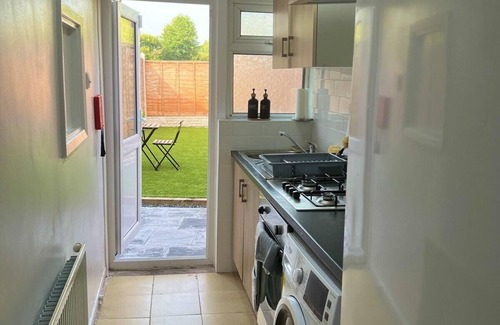Birmingham House | Birmingham Blissful Retreat - 4 Bedroom