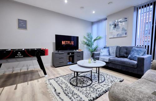Birmingham City Centre Apartment | Birmingham Gem 2-Bed with Netflix, Fun & Parking