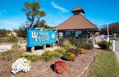 Duck Condo | BIS-Duck Resort - 2BR/2.5BA - Great Beach and Pools!