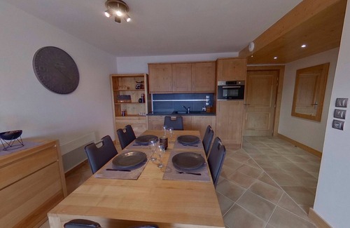 Bisanne 1500 Apartment | Bisanne 1500 - Apt 6 pers, 2 baths, pool, parking