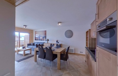 Bisanne 1500 Apartment | Bisanne 1500 - Apt 6 pers, 2 baths, pool, parking