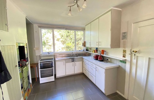 Parapara House | Bishop Road's Original Farmhouse - Parapara Beach