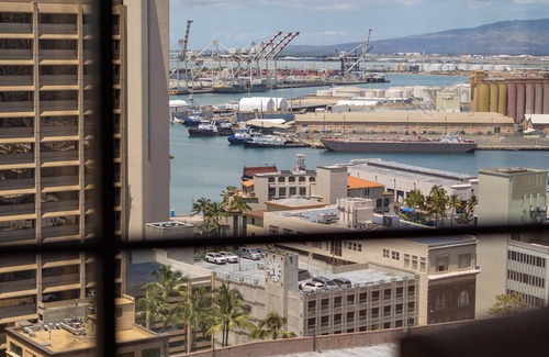 Downtown Honolulu Apartment | Bishop Suites At The Executive Centre