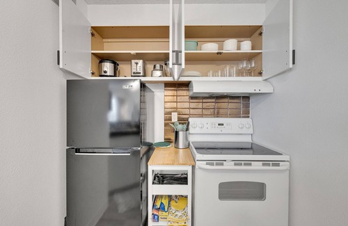 Downtown Honolulu Condo | Bishop Suites @ Executive Centre, Ocean View Suite #3903, Heart of Honolulu