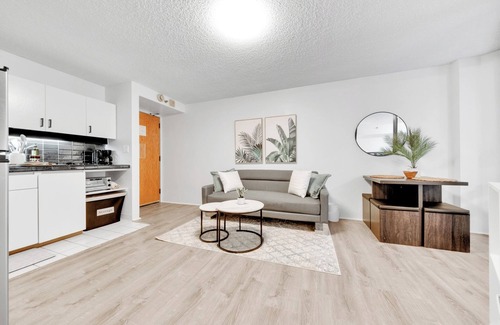 Downtown Honolulu Condo | Bishop Suites @ Executive Centre, Mountain View Suite #3709, Downtown Honolulu