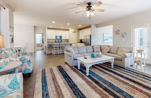Millville House | Bishops Landing Home Close to Bethany Beach w/Shared Pool & Private W/D