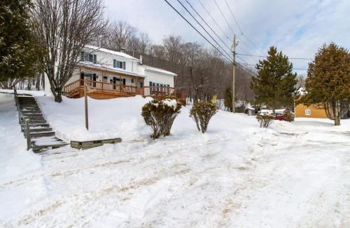 Petite-Riviere-Saint-Francois Ski Chalet | Blanche du Cap A stone's throw from Le Massif in Charlevoix