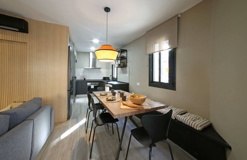 Collblanc y La Torrassa House | Blackhouse. With pool. BCN. FCB Stadium and Fira