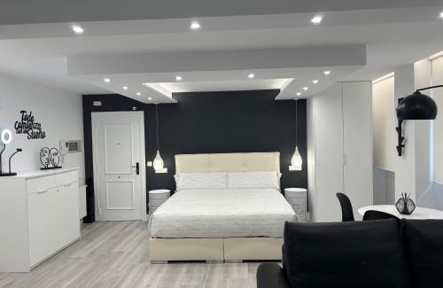 Castro Urdiales Apartment | Black and White Suite Cervantes