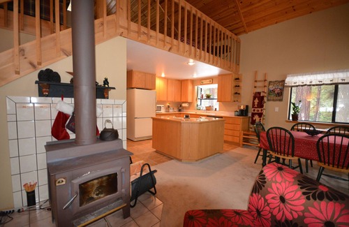 Ardenvoir Cabin | Black Bear Cabin central location to all Leavenworth's outdoor activities.