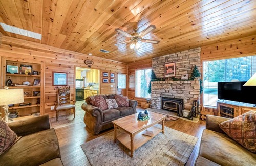 Bass Lake House | Black Bear Cabin